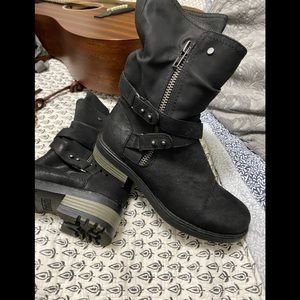 Black Moto Style boots